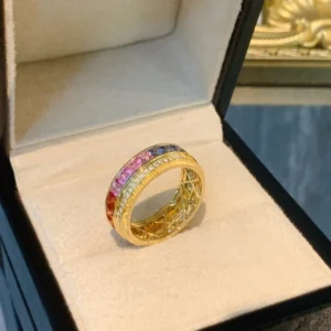 Anillo de oro amarillo 18k con zafiro arcoíris Kazuo