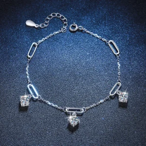 Ladies' Moissanite Bracelet 18K Gold Set with 1.5 Carat Diamond D-Color Ladies' Moissanite Bracelet, Platinum PT950 Mark